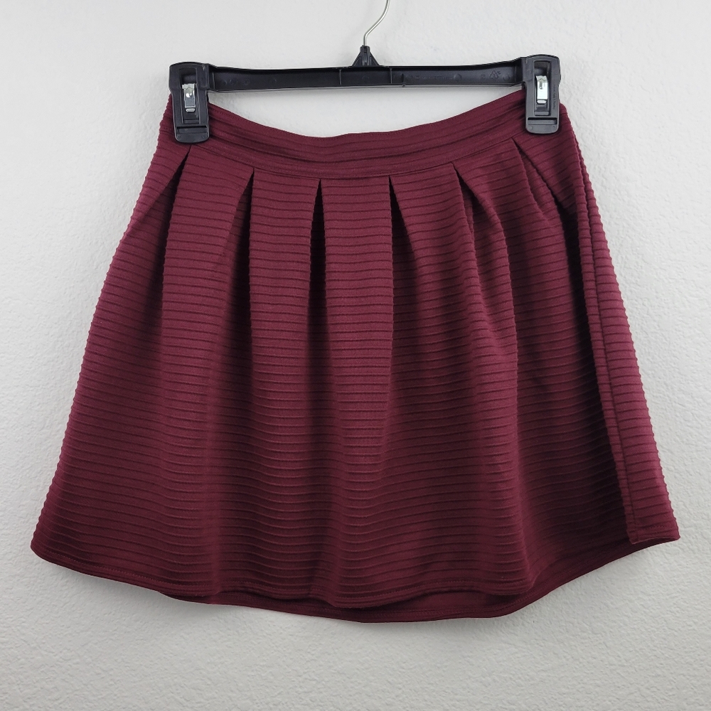 Bethany Mota Textured Burgundy Skirt Size XS - Picture 2 of 8